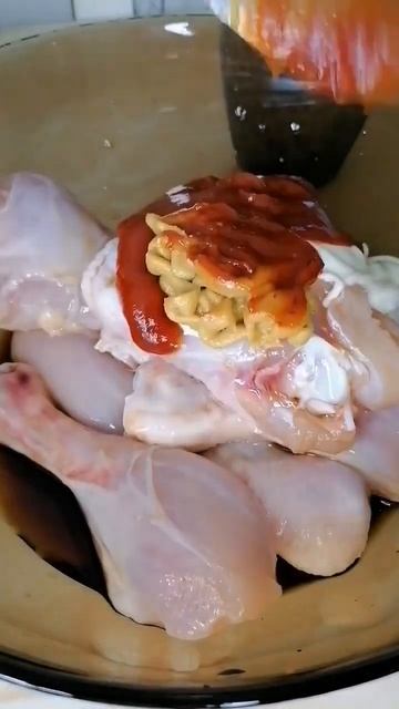 ОЧЕНЬ ВКУСНАЯ КУРОЧКА ПАЛЬЧИКИ ОБЛИЖЕШЬ #быстро #вкусно#курочка#барбекю РЕЦЕПТ В ОПИСАНИИ смотреть онлайн