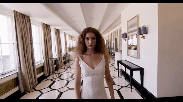 A young model with white outfit posing the camera||Young Models Photshoot|Fashion|Fashion tv| смотреть онлайн