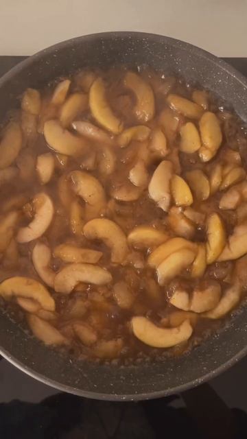 ~ осенний пирог-перевертыш 🥮🍂 #marchgirl #vintagegirl #autumn #cooking #рецепты #shorts смотреть онлайн