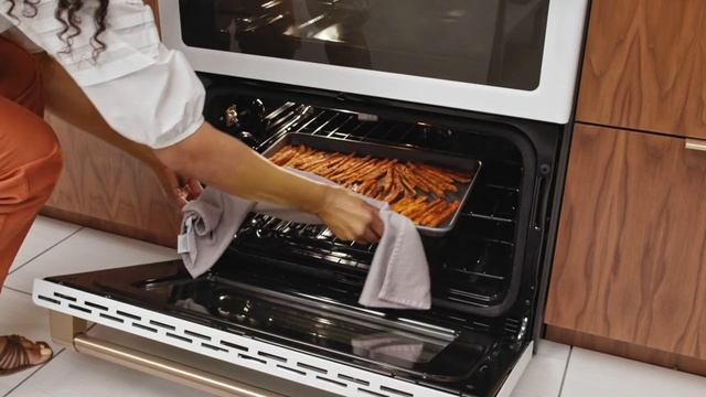 Café 30’’ Range with No-Preheat Air Fry смотреть онлайн