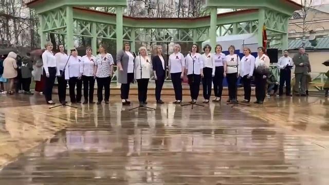 Поют учителя Сольвычегодской школы. "Бьётся в тесной печурке огонь". Очень здорово получается. смотреть онлайн