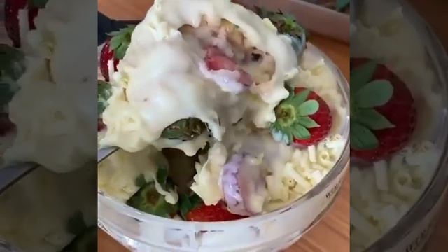 Strawberry White Chocolate mousse #shorts смотреть онлайн
