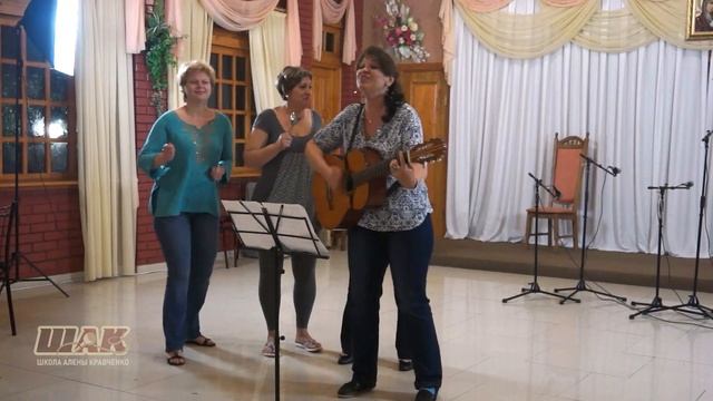 Пародия на песню "Девчата с нашего двора". Песня про диету на гитаре. смотреть онлайн