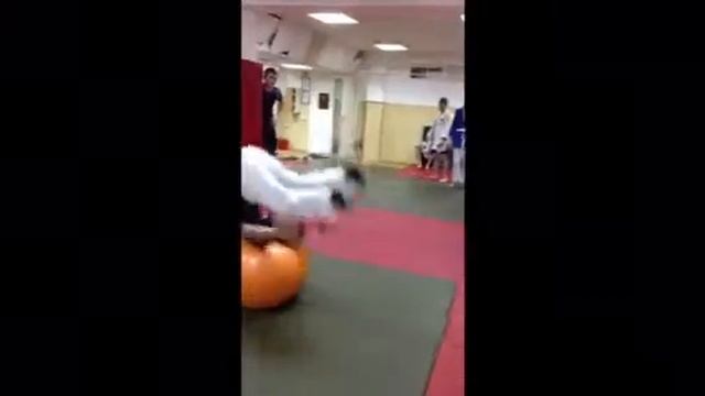 Работа с мячом смотреть онлайн