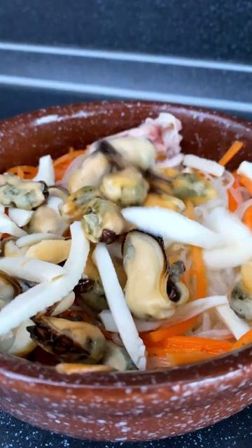 ОФИСНАЯ ЕДА, ФУНЧЕРА С МОРЕПРОДУКТАМИ смотреть онлайн