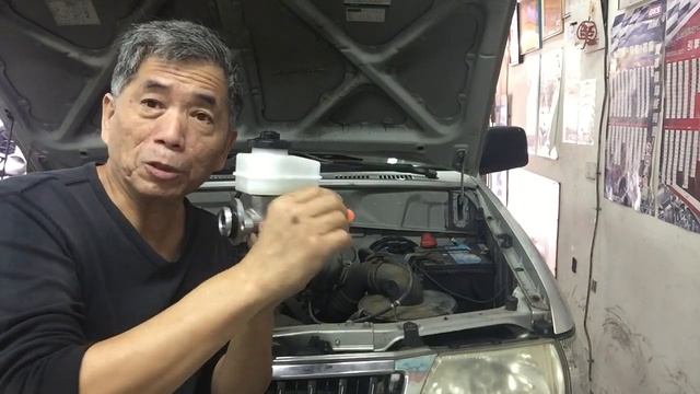 煞車踩空，煞車總泵故障。 смотреть онлайн