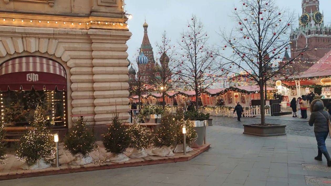 Блеск и роскошь Витрины ГУМ и атмосфера Красной площади январь 2025