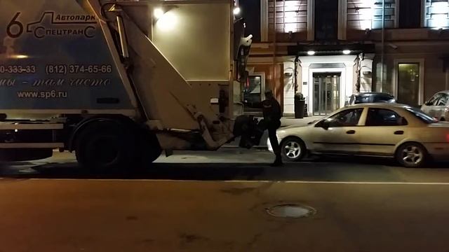 Мужик едет зацепом смотреть онлайн