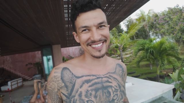 ER VERLIERT SEINEN JOB in der VILLA! | VLOG #389 смотреть онлайн