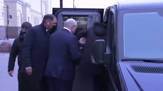 Новая конспирологическая теория, согласно которой протесты возникли именно на этом фоне.