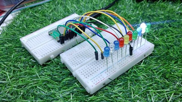 Flowing LED With Raspberry Pi Pico смотреть онлайн