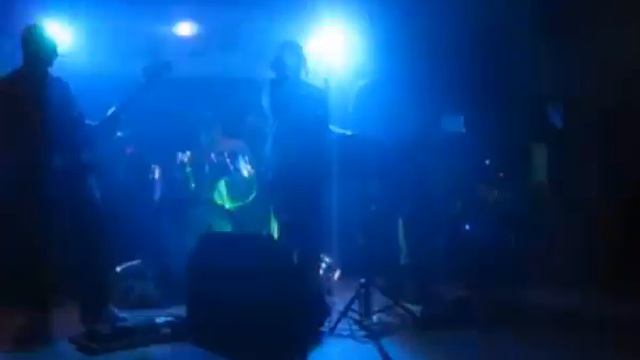 So Watt live at The Cross Guns - Supermassive Blackhole смотреть онлайн