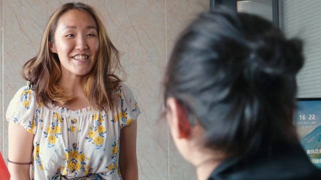 Когда ты и начальство говорите на разных языках | Дзинь Ма смотреть онлайн