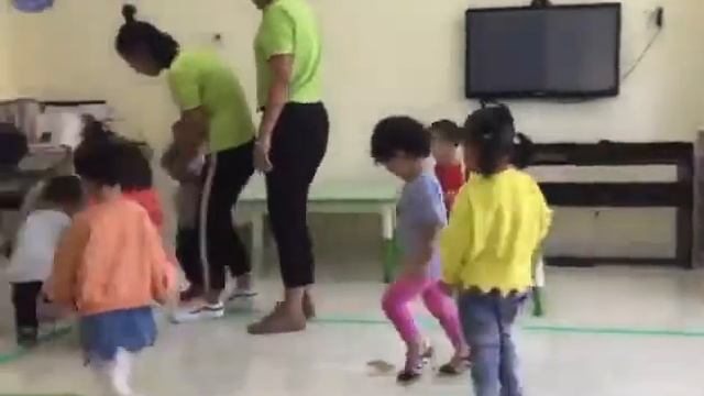 Кристина - репетитор по английскому языку (работа с детьми) смотреть онлайн