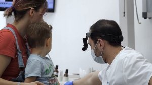 Обследование ребенка у лора