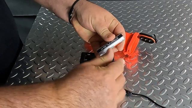 Streamlight Survivor X Flashlight at BrightGuy com смотреть онлайн