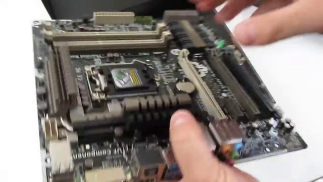 Материнская плата ASUS GRYPHON Z87 | unboxing смотреть онлайн