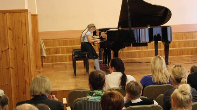 "В лесу ночью", "Старинная французская песня" смотреть онлайн