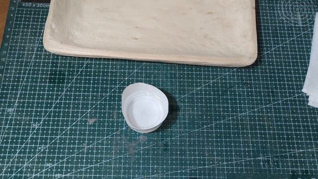 Доделываю тарелку из липы. Покрываю маслом. смотреть онлайн