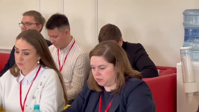 Совещание с директорами учреждений дополнительного образования в Центре творчества «Пресня» смотреть онлайн