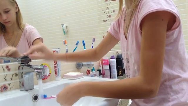 Мое школьное утро/ My school morning routine смотреть онлайн