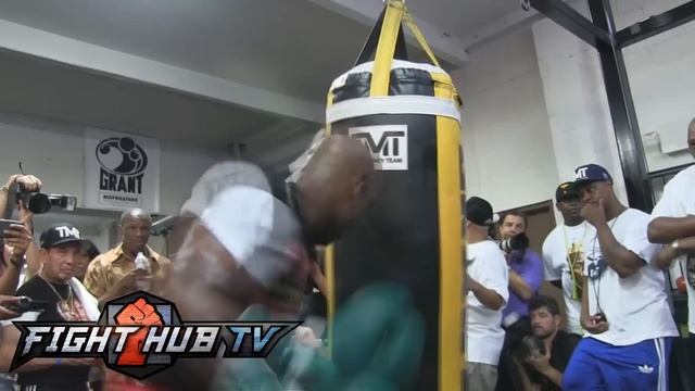 Floyd Mayweather Jr. vs. Canelo Alvarez-Mayweather full heavy bag workout смотреть онлайн