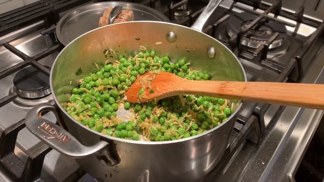 “Now That Looks Good!”: Peas & Orzo смотреть онлайн