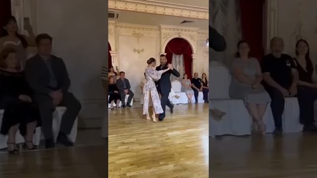 Любуюсь этим танцем и это потрясающее исполнение!!!👏👏👏 смотреть онлайн
