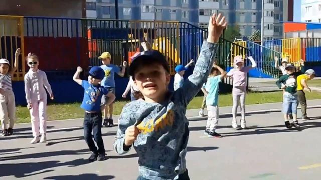 Утренний флешмоб!!! смотреть онлайн