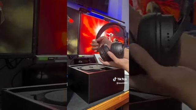 Audeze Maxwell Wireless Gaming Headset unboxing. смотреть онлайн