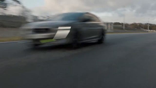 Peugeot 508 Sport Engineered Station Wagon | Driving On Track | смотреть онлайн