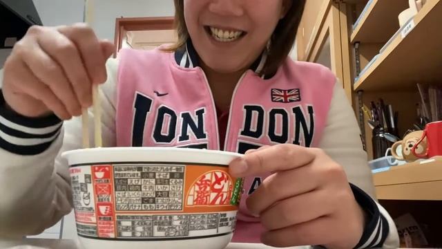 NISSIN INSTANT UDON TANTANMEN | SHORT REVIEW смотреть онлайн