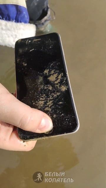 Нашли IPhone на дне реки! Как вернуть владельцу? смотреть онлайн