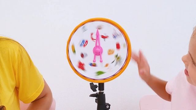Учим Цвета с Шариками, Цвета на Английском языке Веселое Видео с Мамой и Детьми смотреть онлайн