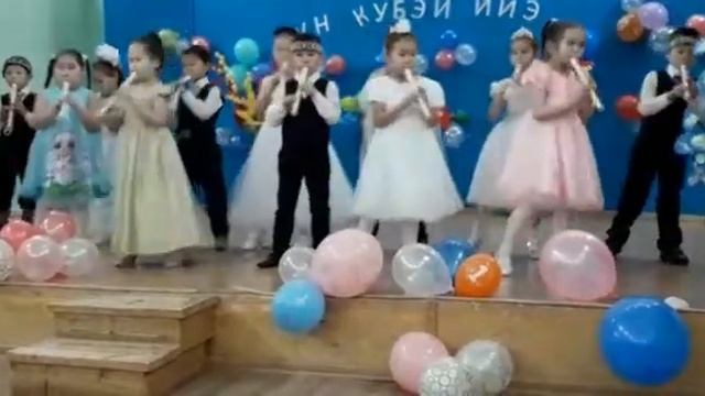ансамбль флейтистов учащихся 1 класса Юрюнг-Хаинской СОШ Анабарского улуса РС(Я) смотреть онлайн