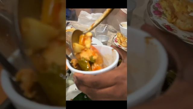 Thai Food With Friends | Asraf Vlog смотреть онлайн