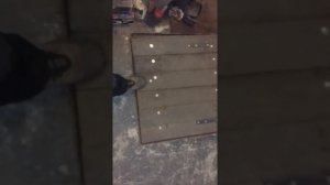 Ролик №12. Установка газлифтов в напольный люк в погреб своими руками, при помощи комплекта №5-50.