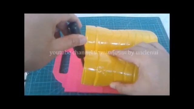 จัดเก็บสะดวก ย้ายไปมาได้ ปาร์ตี้ดี DIYจากขวดน้ำดื่มพลาสติก recycle from waste #@diybyunclenui смотреть онлайн