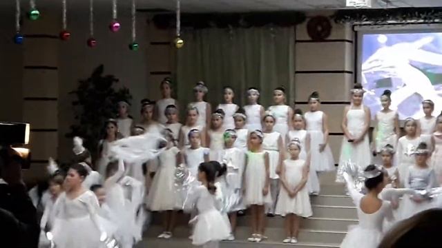Новогодний концерт в школе Гармония смотреть онлайн