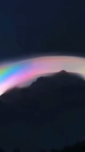 Amazing ‘rainbow cloud’ #shorts смотреть онлайн