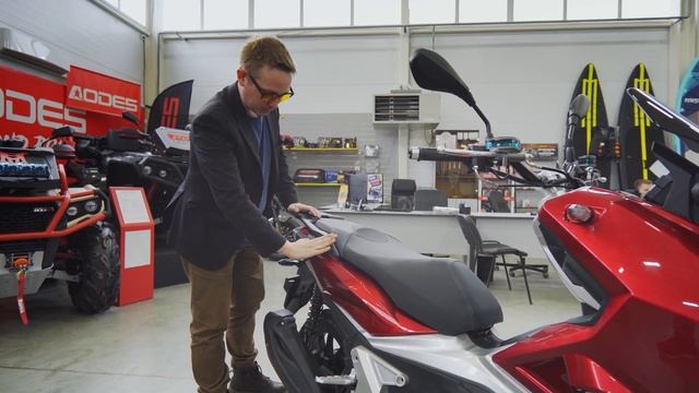 ОБЗОР МаксиСкутера PROMAX ADV 200 от сети мотоцентров X-MOTORS!