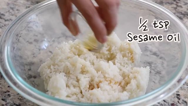 Spicy Stir-fry Pork Triangle KimBap (제육볶음 삼각김밥) | Aeri's Kitchen смотреть онлайн