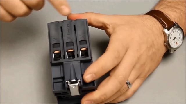 Removing Everlink Terminals from TeSys D Series Contactors | Schneider Electric Support смотреть онлайн