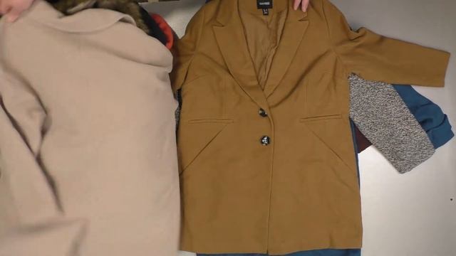 Лот 801 Пальто крем Англия Распаковка / Unpacking смотреть онлайн