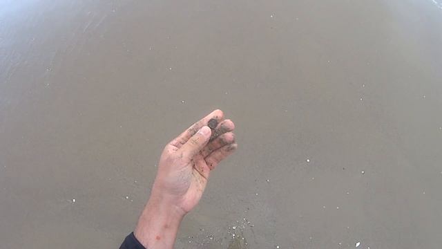 Анапа - поиск монет после шторма / Часть 1-2 смотреть онлайн