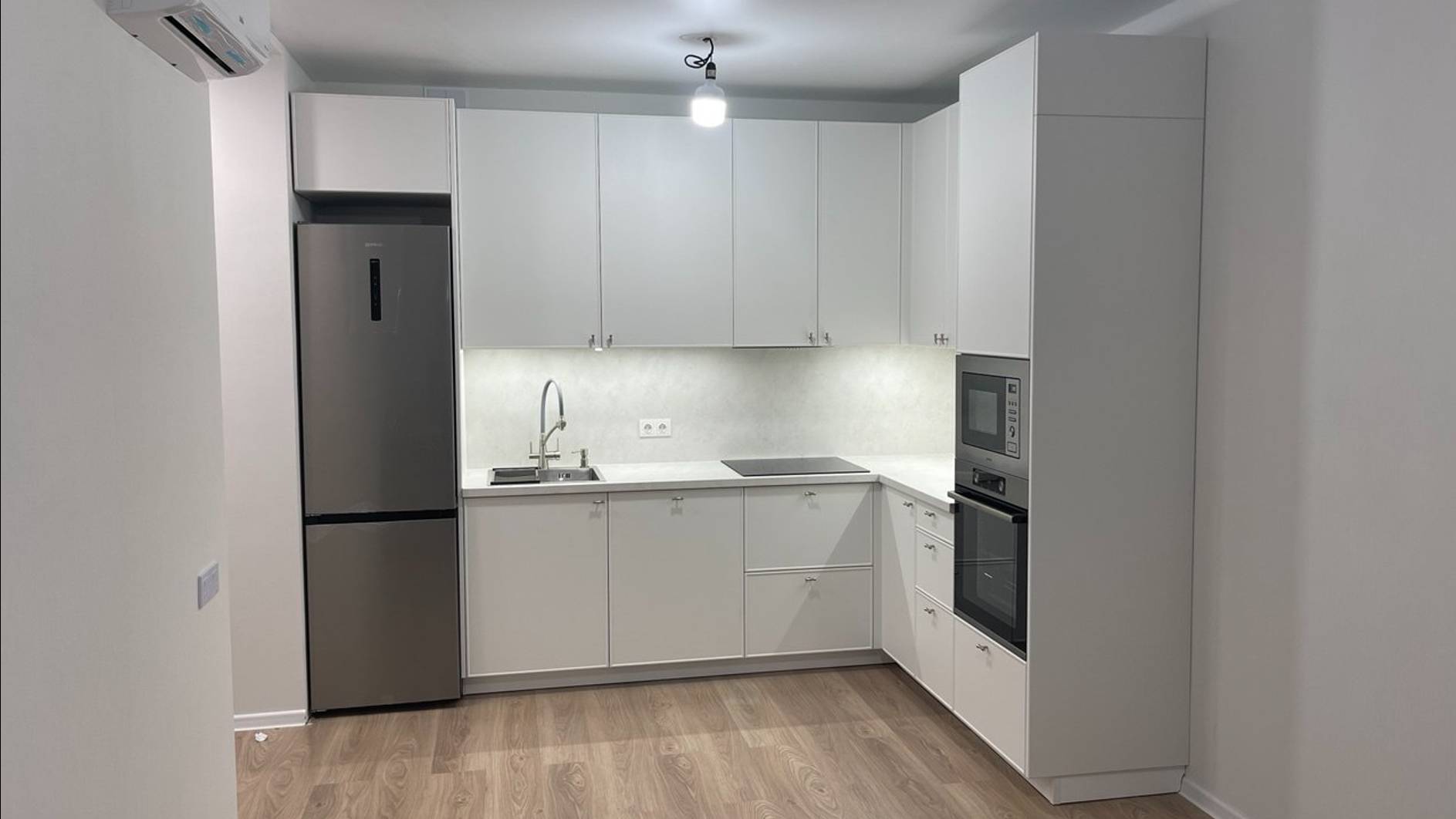 СБОРКА КУХНИ ЛЕМАНА ПРО. ФАСАДЫ ИНТА. СТОЛЕШНИЦА EGGER. смотреть онлайн