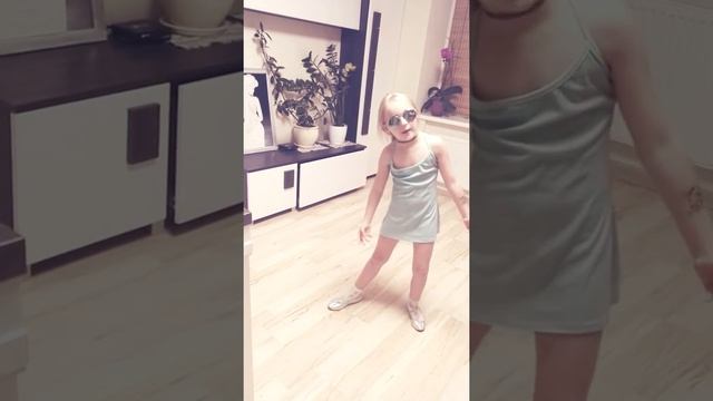 Мисс Николь смотреть онлайн