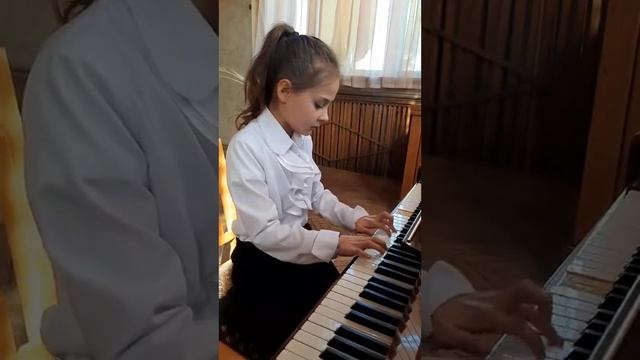 Иванник Вика 2 кл. - "Маленькая прелюдия" Бах И.С. Отчет класса пед. Гончар смотреть онлайн