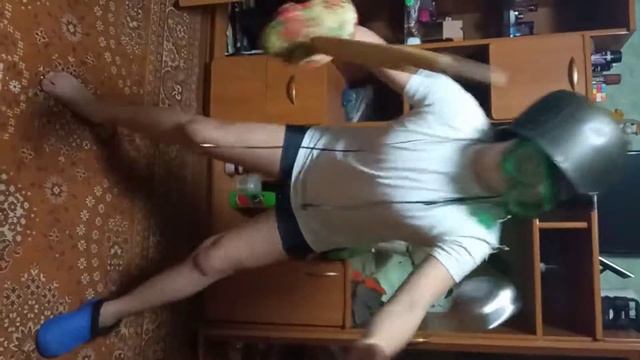 Школьник танцует смотреть онлайн
