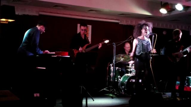 Karmen Moxie "Never Again" смотреть онлайн